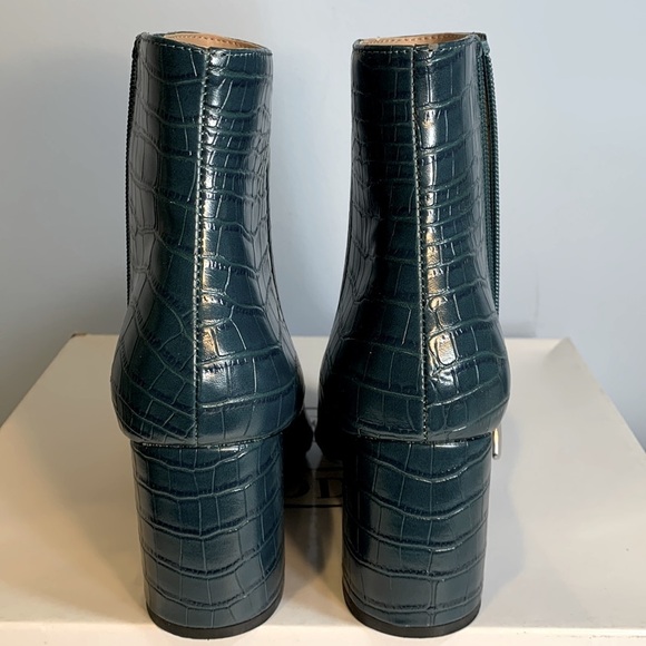 Steve Madden Nadalie Pointed Toe Vegan Crocodile Booties NWB - Picture 6 of 8